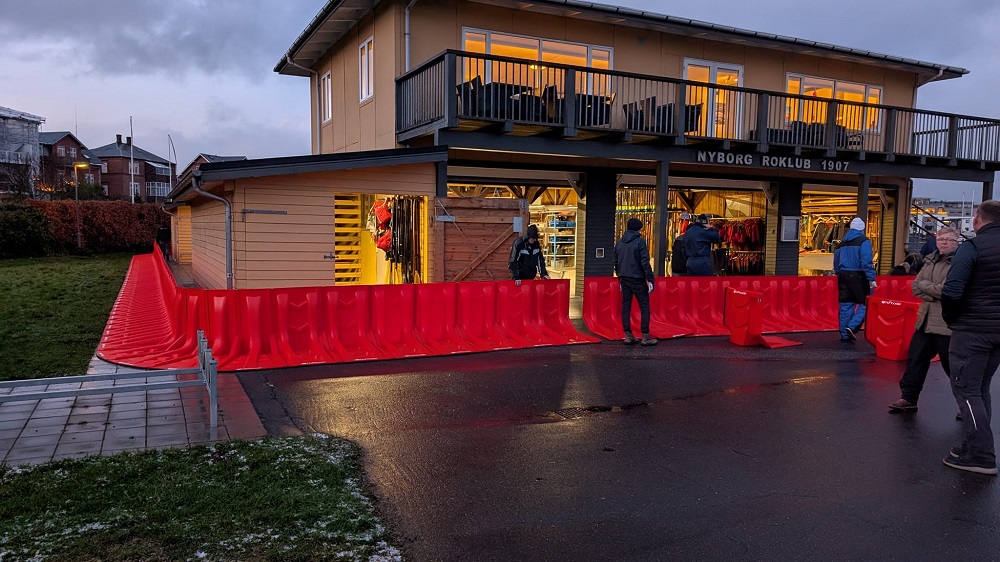Boxwall Plastic flood barrier at Nyborg Roklub